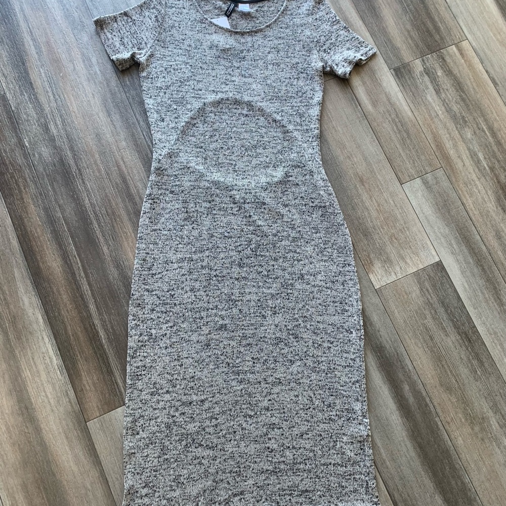 Heather Gray Short-Sleeve Knit Midi Dress with Key Hole cutout in back
